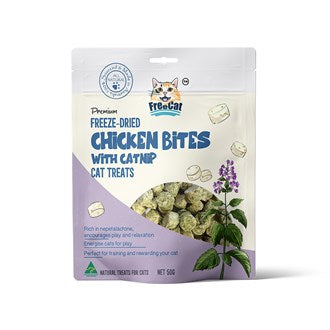 Freecat Premium freeze dried Chicken Bites with Cat grass 50g Cat treats Woofy and Whiskers Chicken with Catnip