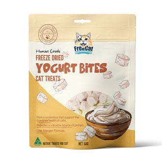 Freecat Premium freeze dried Chicken Bites with Cat grass 50g Cat treats Woofy and Whiskers Yogurt bites