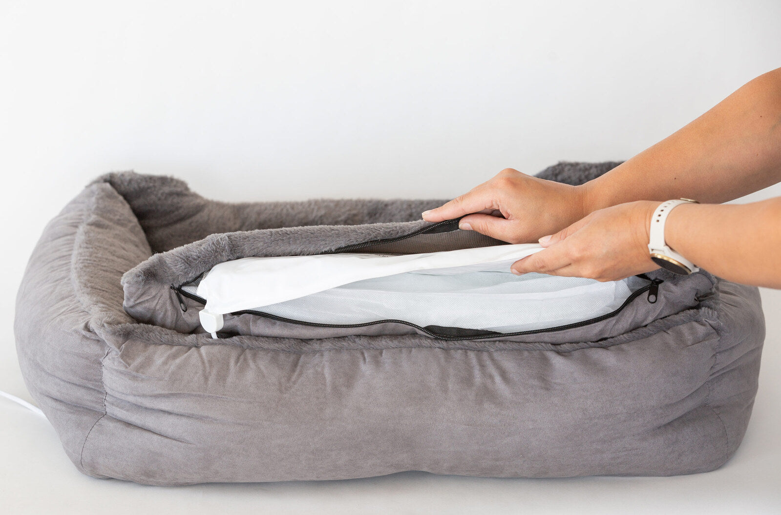 Easy to Clean Electric Heated Rabbit Faux Fur Covering Pet Bed - Small pet heating bed Woofy and Whiskers