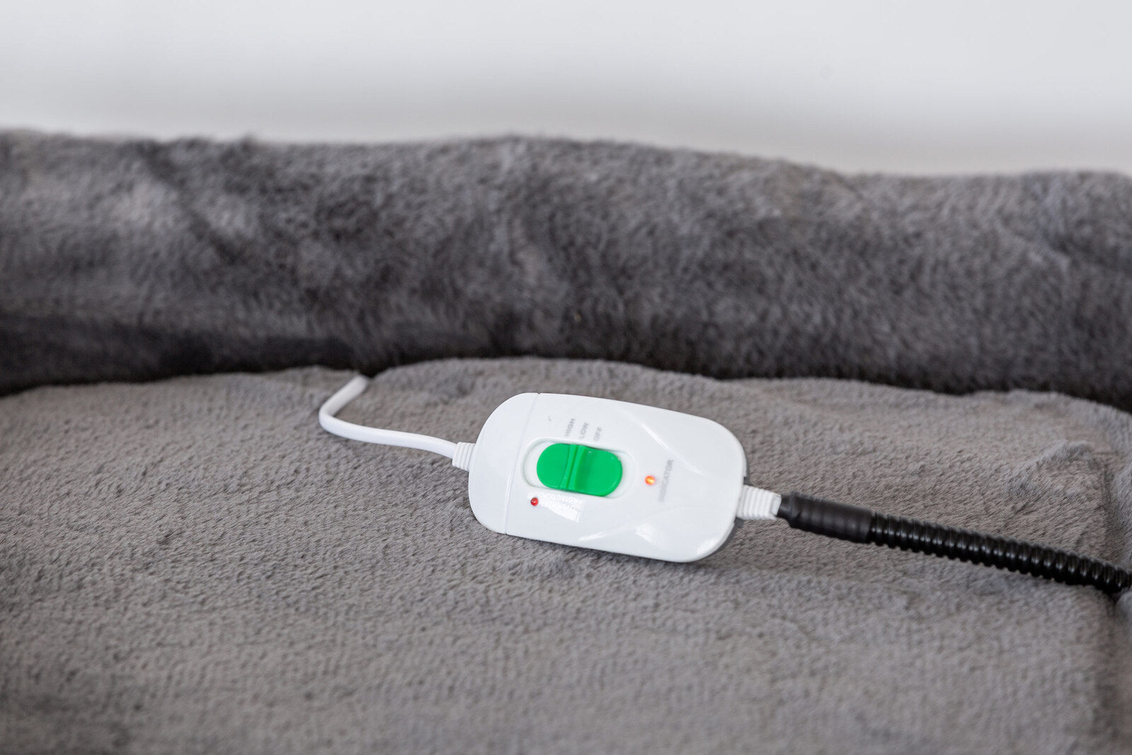 Easy to Clean Electric Heated Rabbit Faux Fur Covering Pet Bed - Small pet heating bed Woofy and Whiskers
