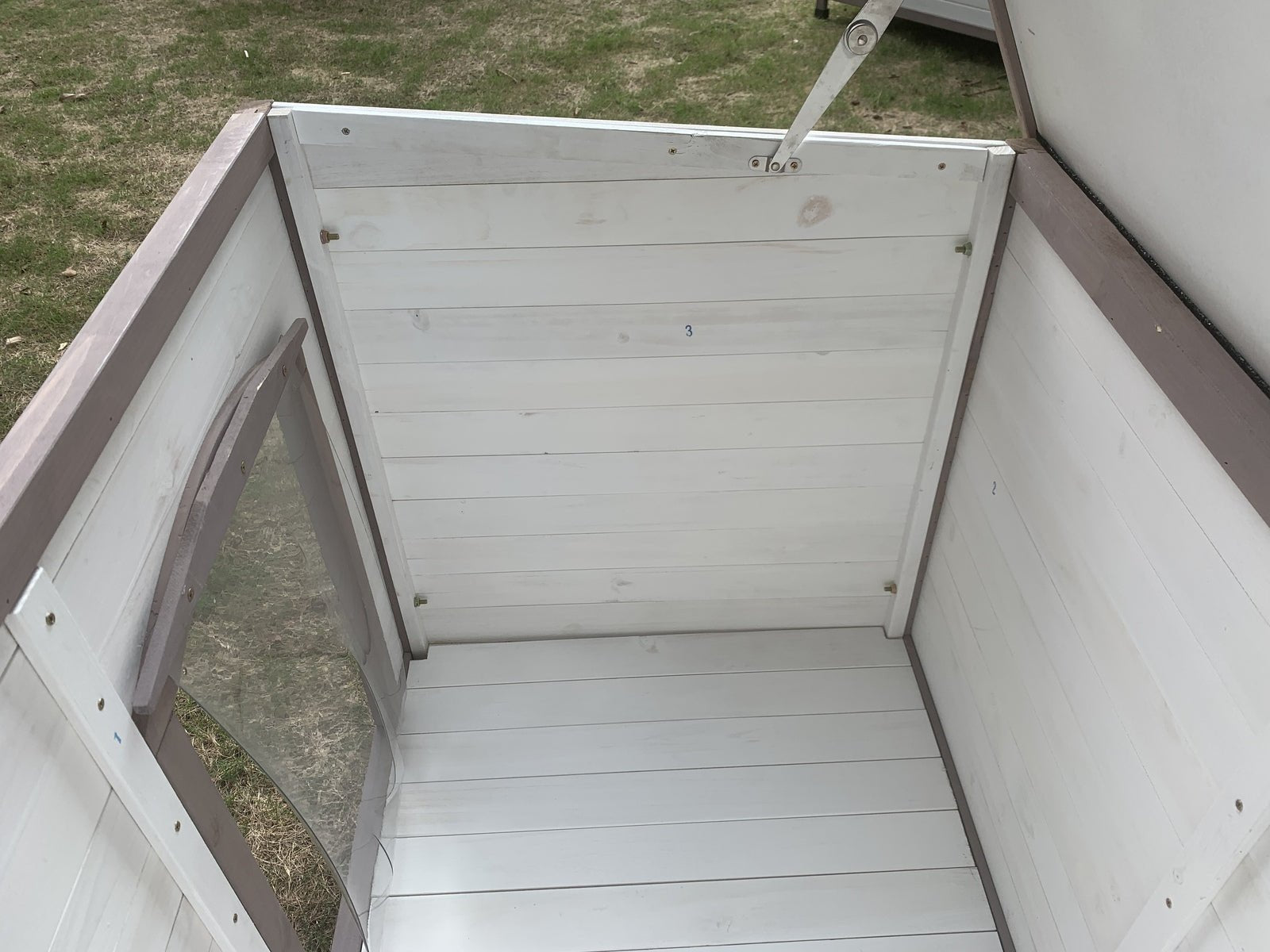 YES4PETS XL Timber Dog Kennel – White Stripe Cabin wooden dog kennel YES4PETS