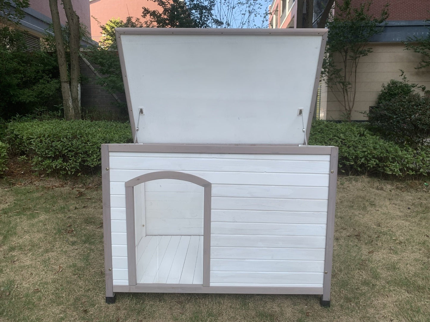 YES4PETS XL Timber Dog Kennel – White Stripe Cabin wooden dog kennel YES4PETS