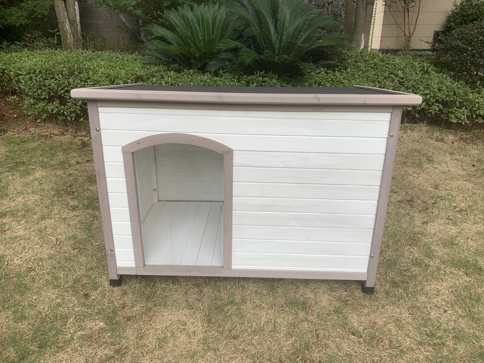 YES4PETS XL Timber Dog Kennel – White Stripe Cabin wooden dog kennel YES4PETS